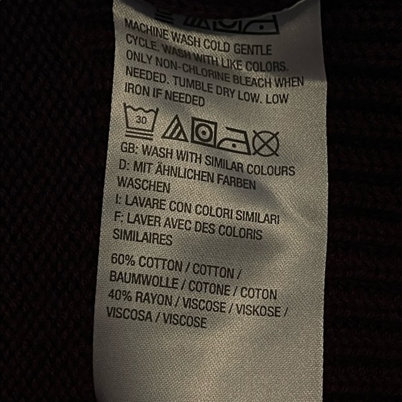 Isaacmizrahi live Burgundy Sweater. Size Small - Picture 5 of 5